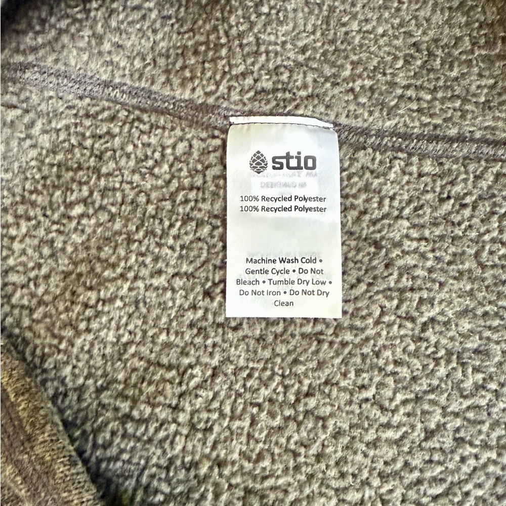 Stio Charcoal Women's Sweetwater Fleece Hoodie View 3